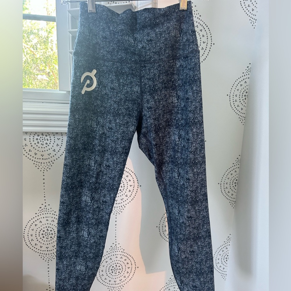 Peloton Cropped Leggings small blue